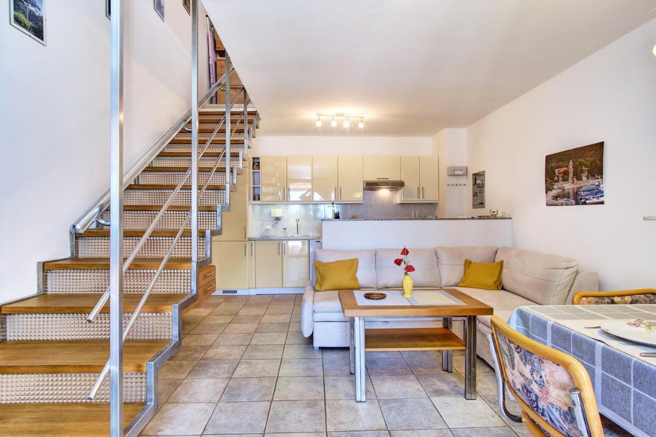 Miholascica Apartment Mateo מראה חיצוני תמונה