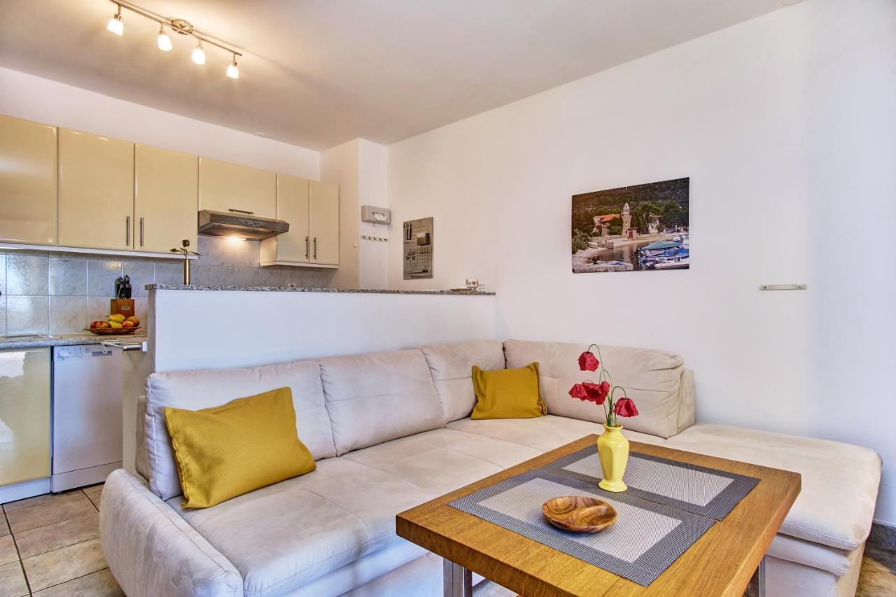 Miholascica Apartment Mateo מראה חיצוני תמונה